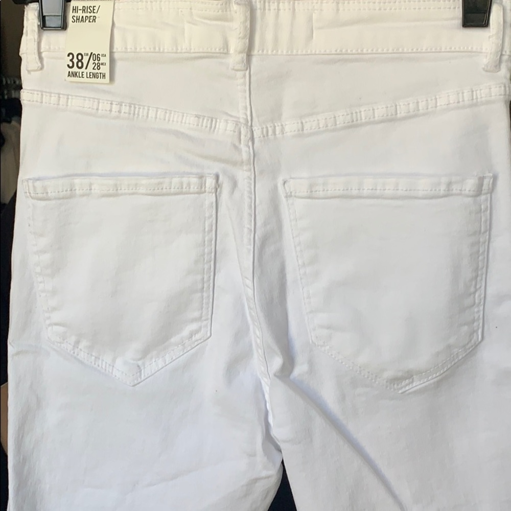 Zara High Rise Shaper Jeans - Picture 3 of 3